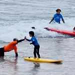 Hostel Surfcamp & *