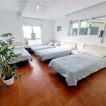 Hostel Surfcamp & *