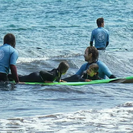 Surfcamp & Albergue *