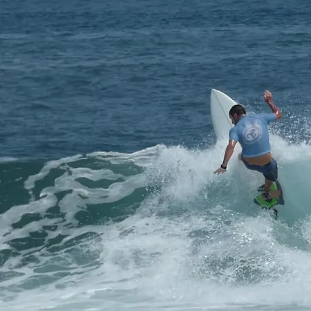 Surfcamp & *