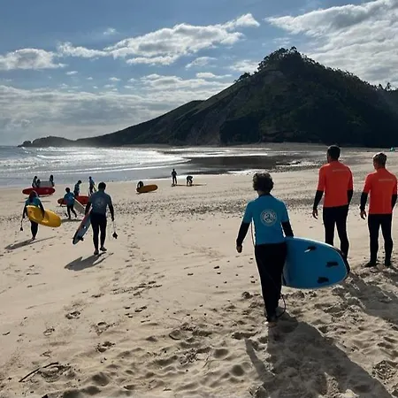 Surfcamp & Albergue *