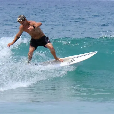 Surfcamp & * Llanes