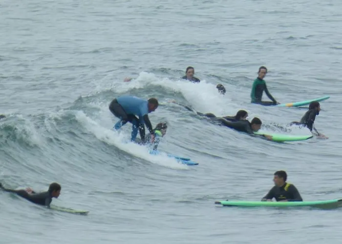 Hostal Surfcamp & Llanes