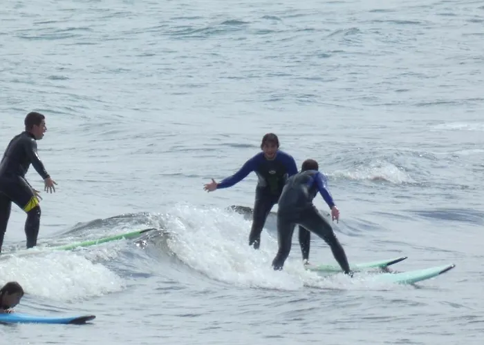 Hostal Surfcamp & Llanes