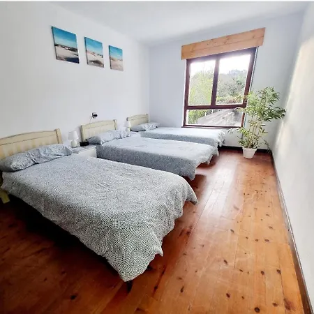 Surfcamp & Hostel Llanes